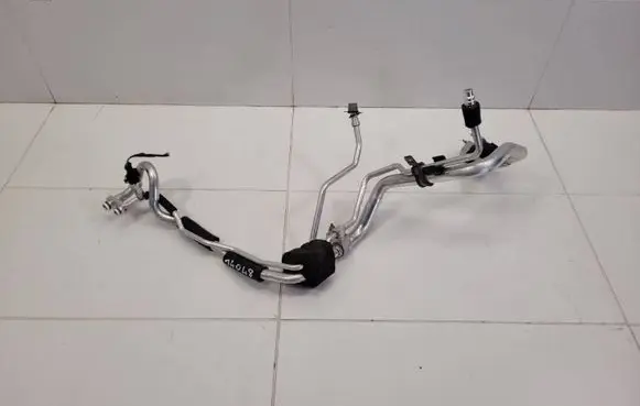 Volvo XC70 Air conditioning (A/C) pipe/hose 6G9N-19D738-CD
