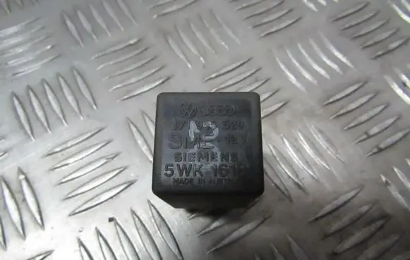 Volkswagen Golf II Other relay 171955529 5wk1618