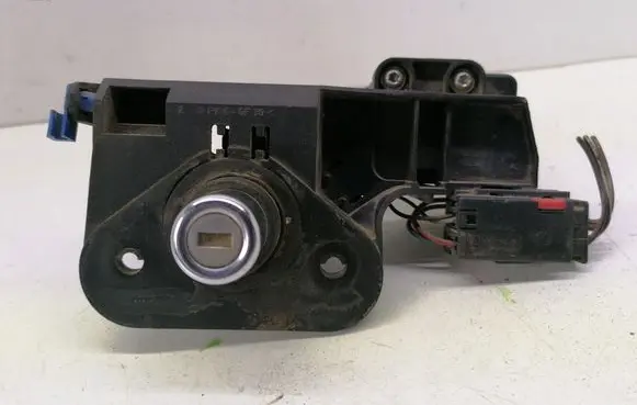 Opel Meriva A Tailgate exterior lock 09183495 13168316