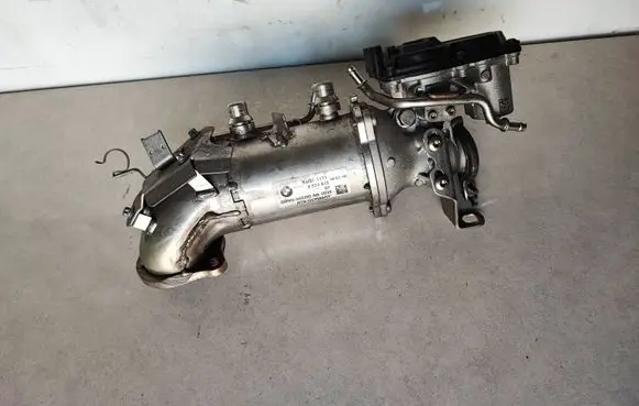BMW 7 G11 G12 EGR valve cooler 8574815 8574820