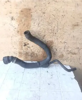 Volkswagen PASSAT B5.5 Engine coolant pipe/hose 8d012110