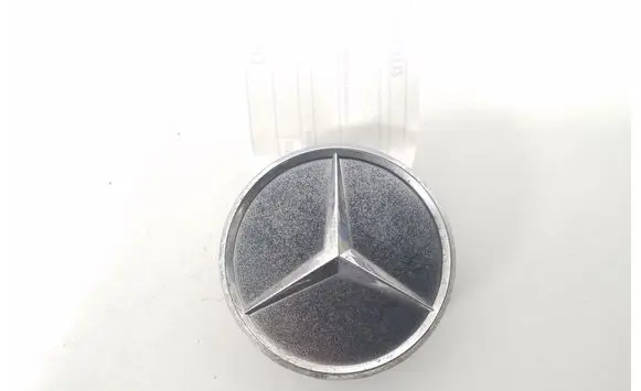 Mercedes-Benz S W221 Manufacturer badge logo/emblem A2204000125