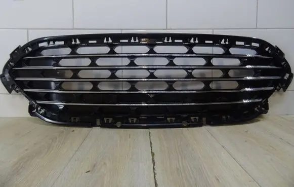 Ford Escape IV Front bumper upper radiator grill LV4B8200G