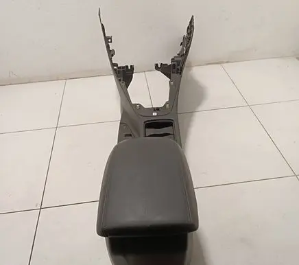 Ford Focus Armrest F1EBA045M62J