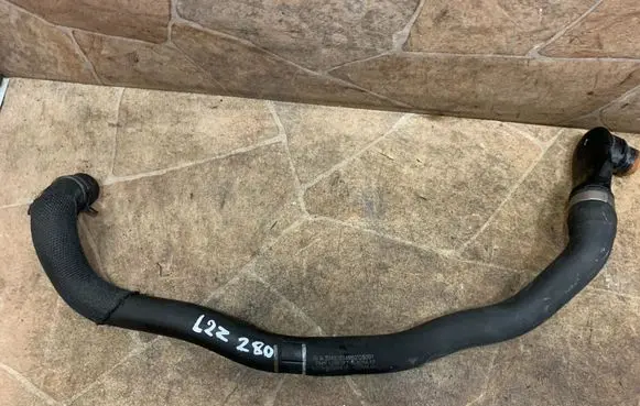 Mercedes-Benz C W204 Engine coolant pipe/hose A2048307496