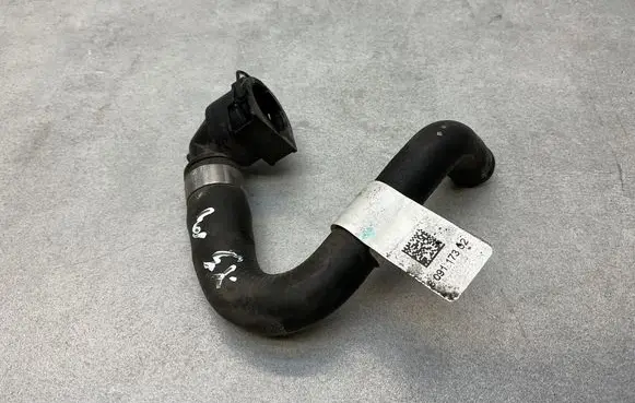 BMW X3M F97 Engine coolant pipe/hose 8091173