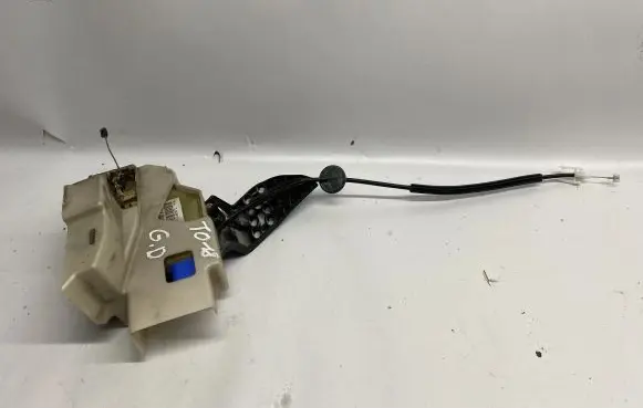 Porsche Cayenne (9PA) Rear door lock 7L0839016A