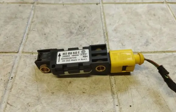 Audi A4 S4 B6 8E 8H Airbag deployment crash/impact sensor 8E0959643E