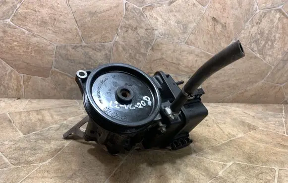 Mercedes-Benz C W204 Power steering pump