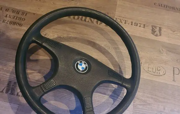 BMW 5 E28 Steering wheel 11528964