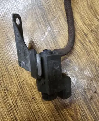 BMW 1 E81 E87 Turbo solenoid valve 70231800 7810831