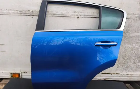 KIA Sportage Rear door 