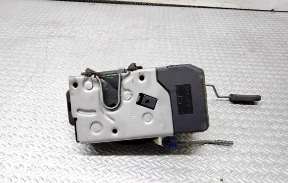 Opel Vivaro Front door lock 8200008248 91166227