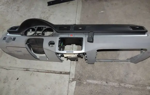 Volkswagen PASSAT B6 Dashboard 3C1857003 5072007 0727601853