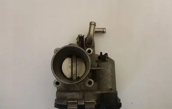 Hyundai i20 (PB PBT) Throttle body valve 35100-04200