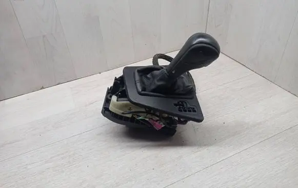 BMW X3 E83 Gear shifter/selector 036112301