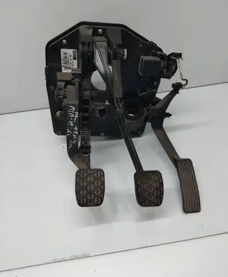Mercedes-Benz A W168 Pedal assembly A1682902601 400400B 1916939