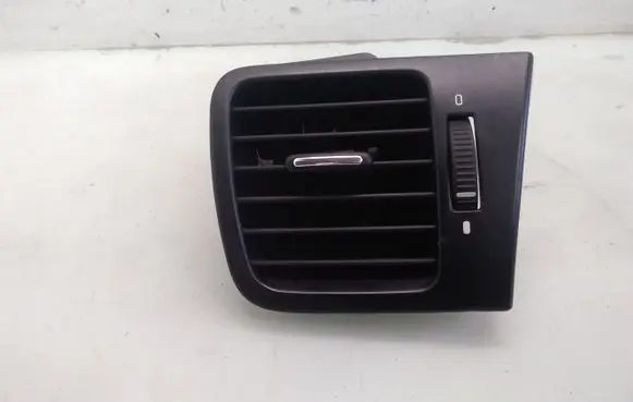 Subaru Legacy Dashboard side air vent grill/cover trim