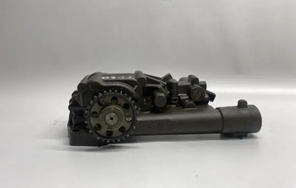Mercedes-Benz GLA W156 X156 Oil pump A1331800201 R2701810501