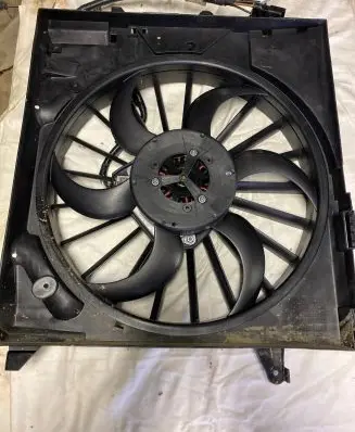 Jaguar XF Electric radiator cooling fan 6M838C607AA 8240576 8240649