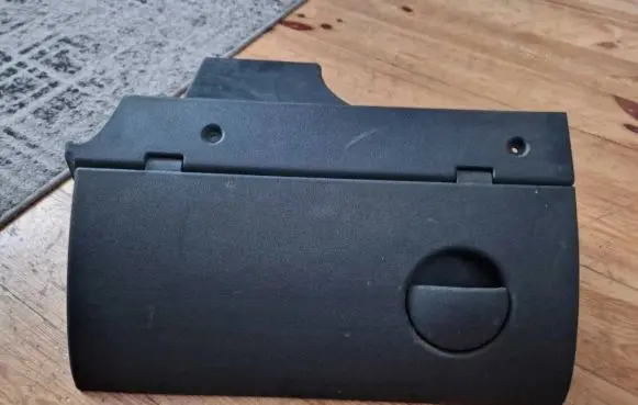 Opel Corsa C Glove box 3111