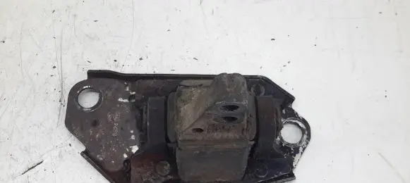Volvo S80 Engine mount bracket 8624509