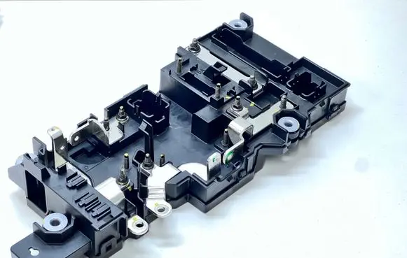 Hyundai Kona I Fuse module K437514051