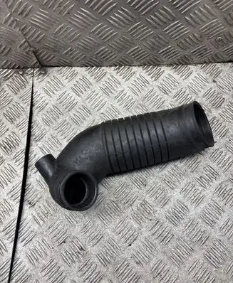 Audi A4 S4 B5 8D Air intake hose/pipe 8D0129615K