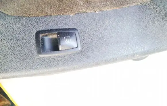 Mercedes-Benz A W169 Electric window control switch