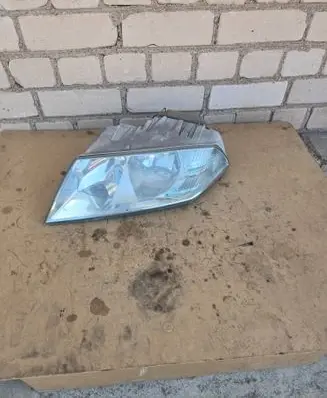 Skoda Octavia Mk2 (1Z) Headlight/headlamp 