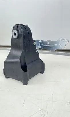 Mercedes-Benz C W205 Engine mounting bracket A2642200200