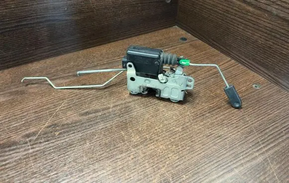 Front door lock