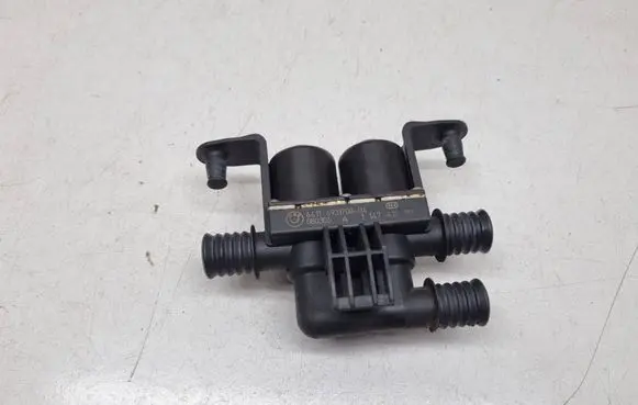BMW 5 E60 E61 Coolant heater control valve 6931708 64116931708