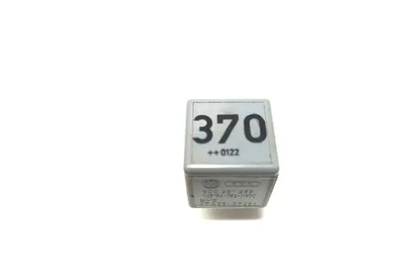 Audi A6 S6 C5 4B Other relay 8D0951253