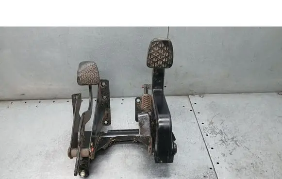 Mercedes-Benz Vito Viano W638 Clutch pedal 6382900416