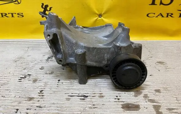 Mercedes-Benz C W205 Generator/alternator bracket A6512340339