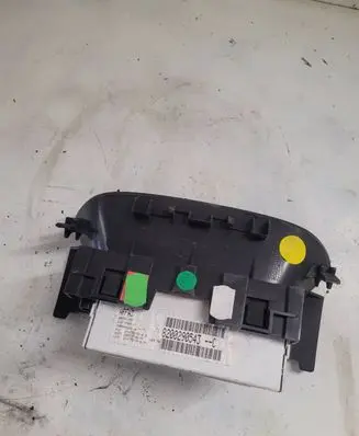 Renault Megane II Screen/display/small screen 8200290543C