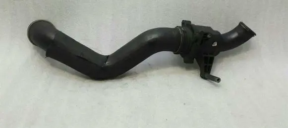 Mercedes-Benz CLS C219 Intercooler hose/pipe A2115282482