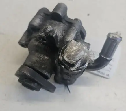 Audi Q7 4L Power steering pump 7L8422154
