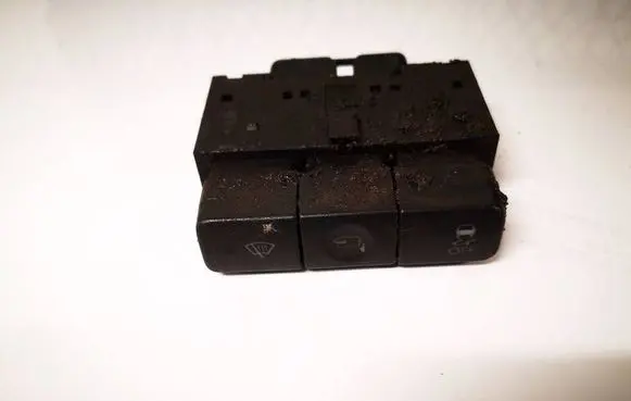Subaru B9 Tribeca Windscreen/window heater switch 