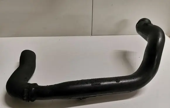 Volvo XC90 Intercooler hose/pipe 30647918