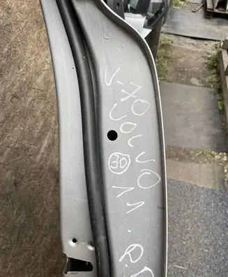 Volvo V70 Front door