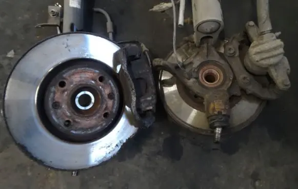 Peugeot 307 Front wheel hub spindle knuckle