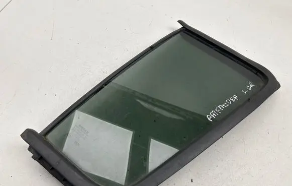 Nissan Pathfinder R51 Rear vent window glass DOT211M92AS3 43R004535