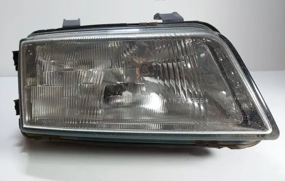 Audi A4 S4 B5 8D Headlight/headlamp 8D0941004E