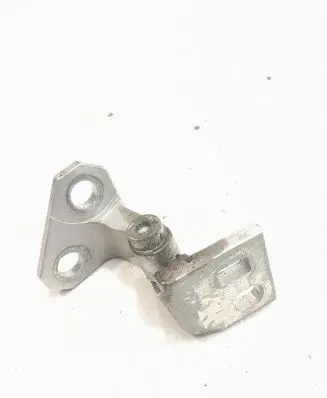 Volkswagen Jetta V Front door upper hinge