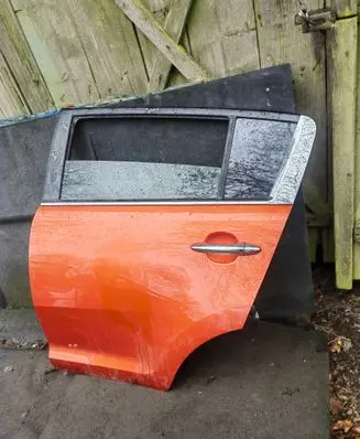 KIA Sportage Rear door