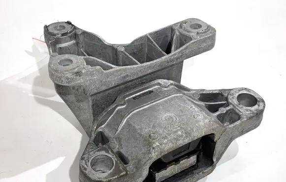 Ford Focus Engine mount vacuum valve 