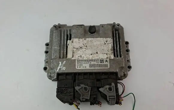 Citroen C4 I Engine control unit/module 9661773380