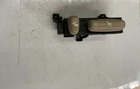 Lexus RX 330 - 350 - 400H Seat adjustment handle 